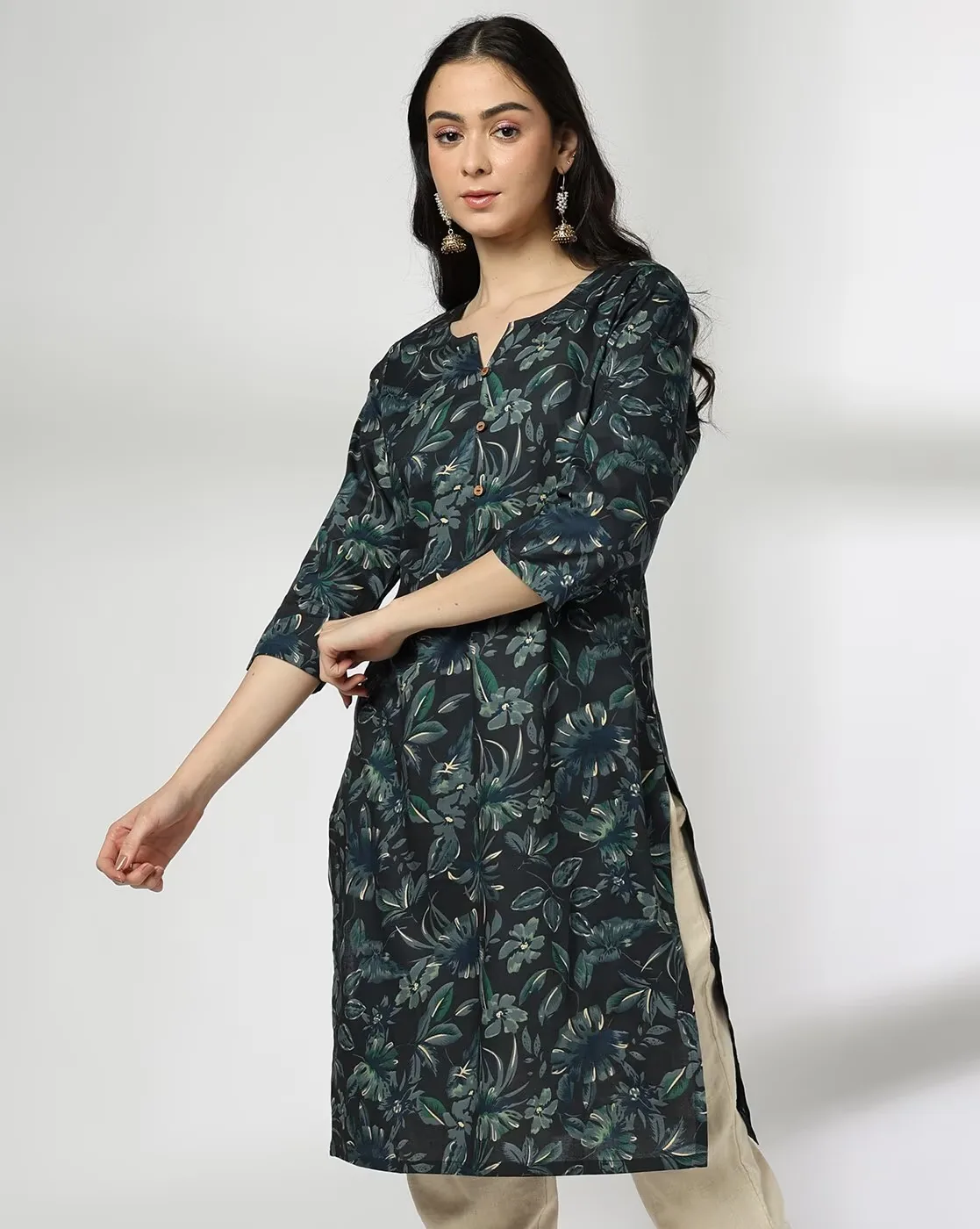 1117Wx1400H-443067780-navy-MODEL.webp Women Floral Print Cotton Straight Kurta - Image 1