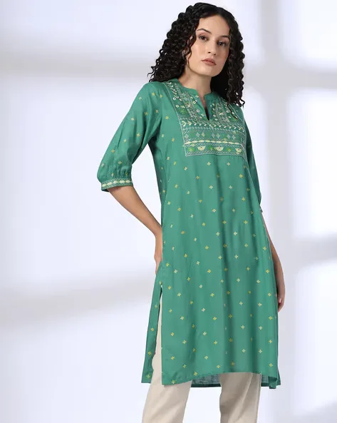 473Wx593H-443061280-green-MODEL.webp Women Embroidered Straight Kurta & Pants - Image 1